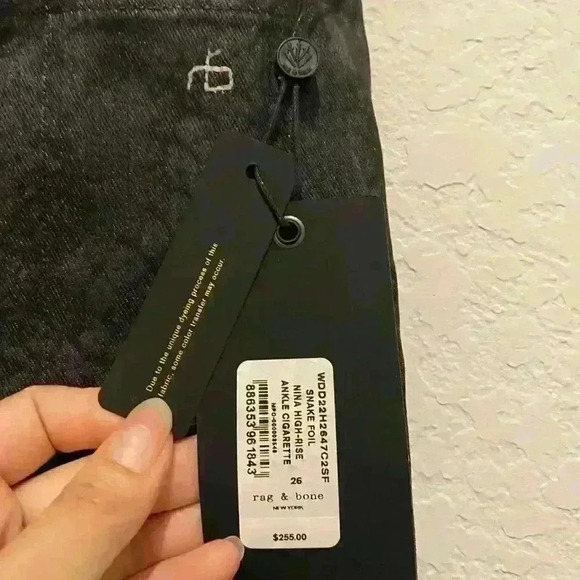 NWT Rag & Bone Nina High Rise Black Straight Leg Snake
Foil Cigarette Jeans Sz26 - Picture 6 of 7